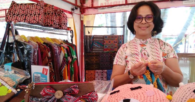 IRT Juga  Bisa Berwirausaha seperti Shinta Owner Esmoi Craf Ini